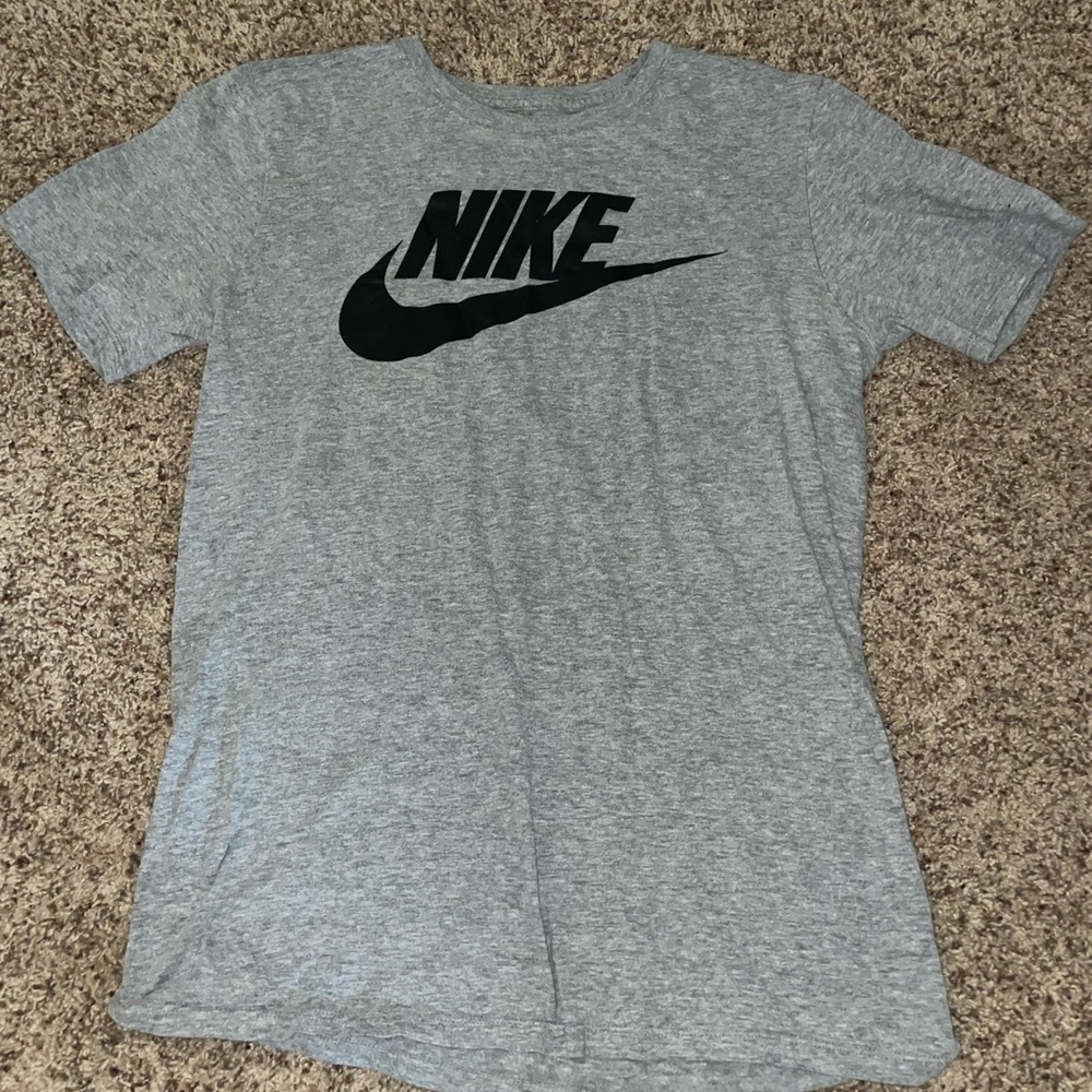 Nike mens t-shirt